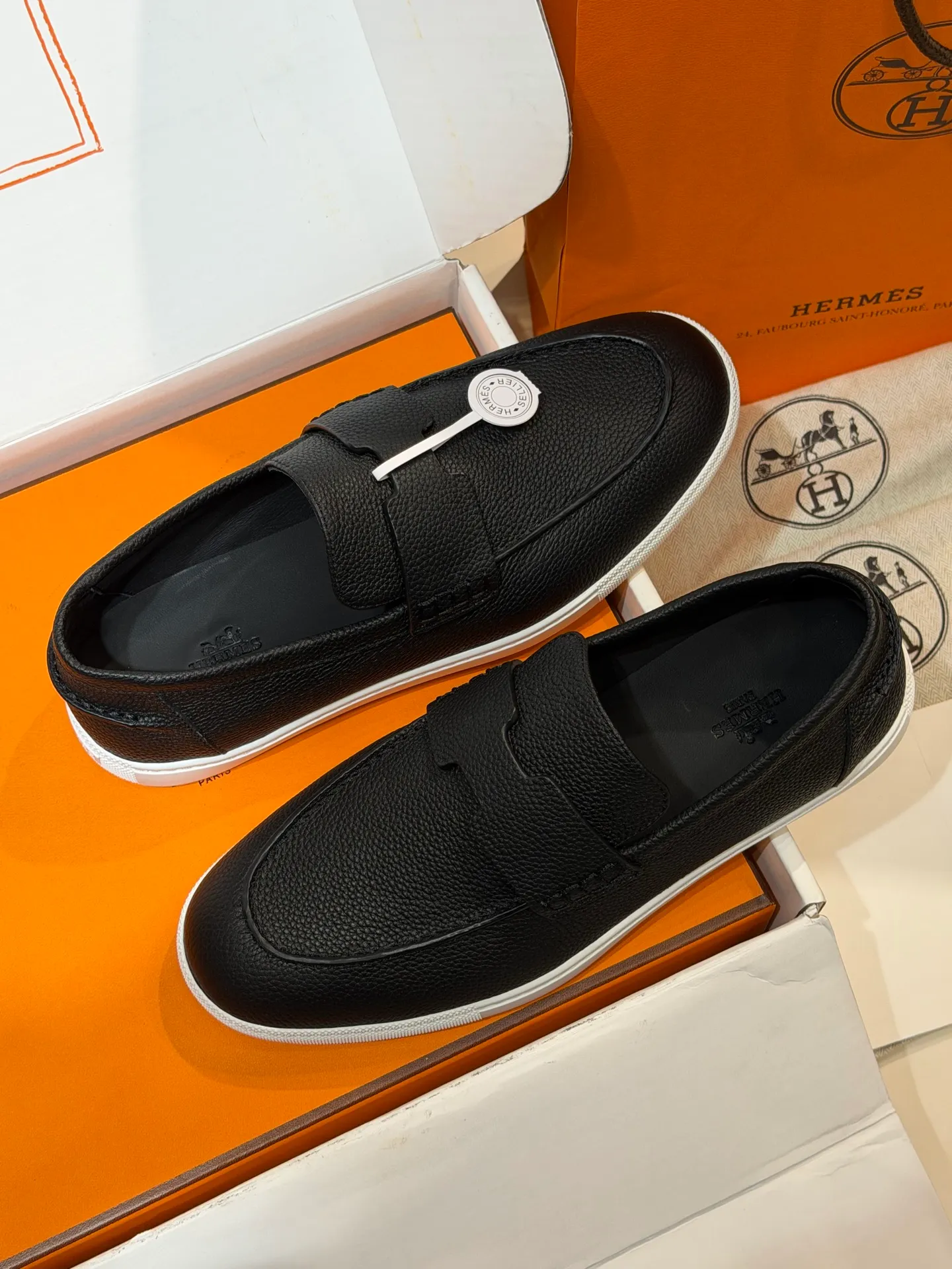 【HERMES】Top P:800💰-Size: 39-44 (38.45. Customized) H Home Freesstyle Men's Loafers Calfskin and Epsom Heritage calfskin high-top sports shoes, the soles are decorated with saddle stud buckle patterns, creating a modern urban style. Imported cowhide + cowhide lining + customized TPU outsole.